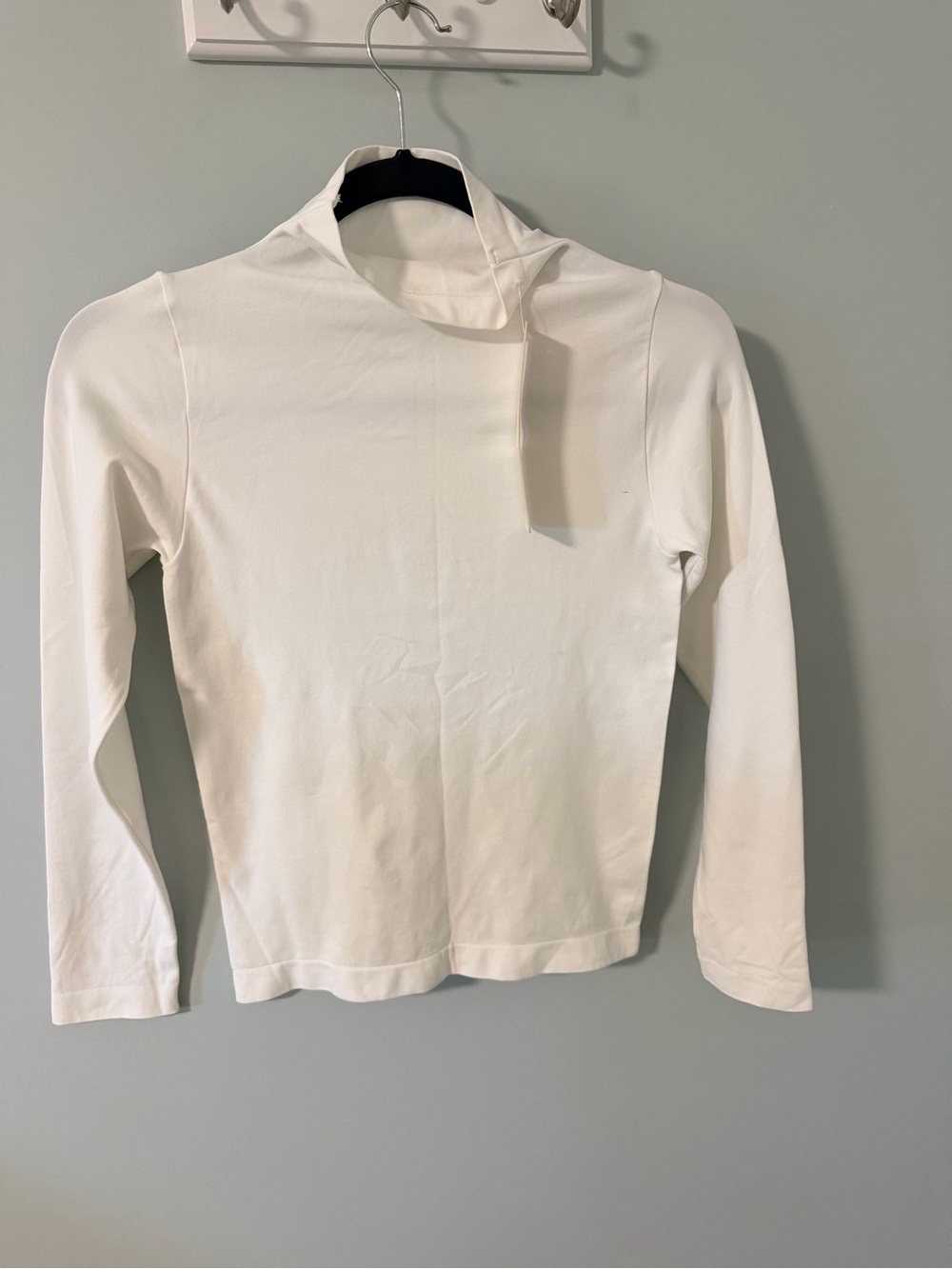 YELETE Super stretchy mock-neck top one size
